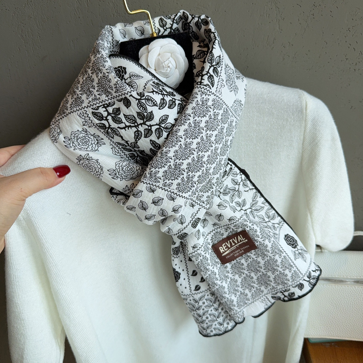 古风墨韵花藤曼清新纯棉长巾女文艺百搭洋气护颈保暖披肩围脖秋冬,服饰配件/皮带/帽子/围巾,围巾/丝巾/披肩,淘宝优惠券,粉丝福利购,淘宝优惠卷