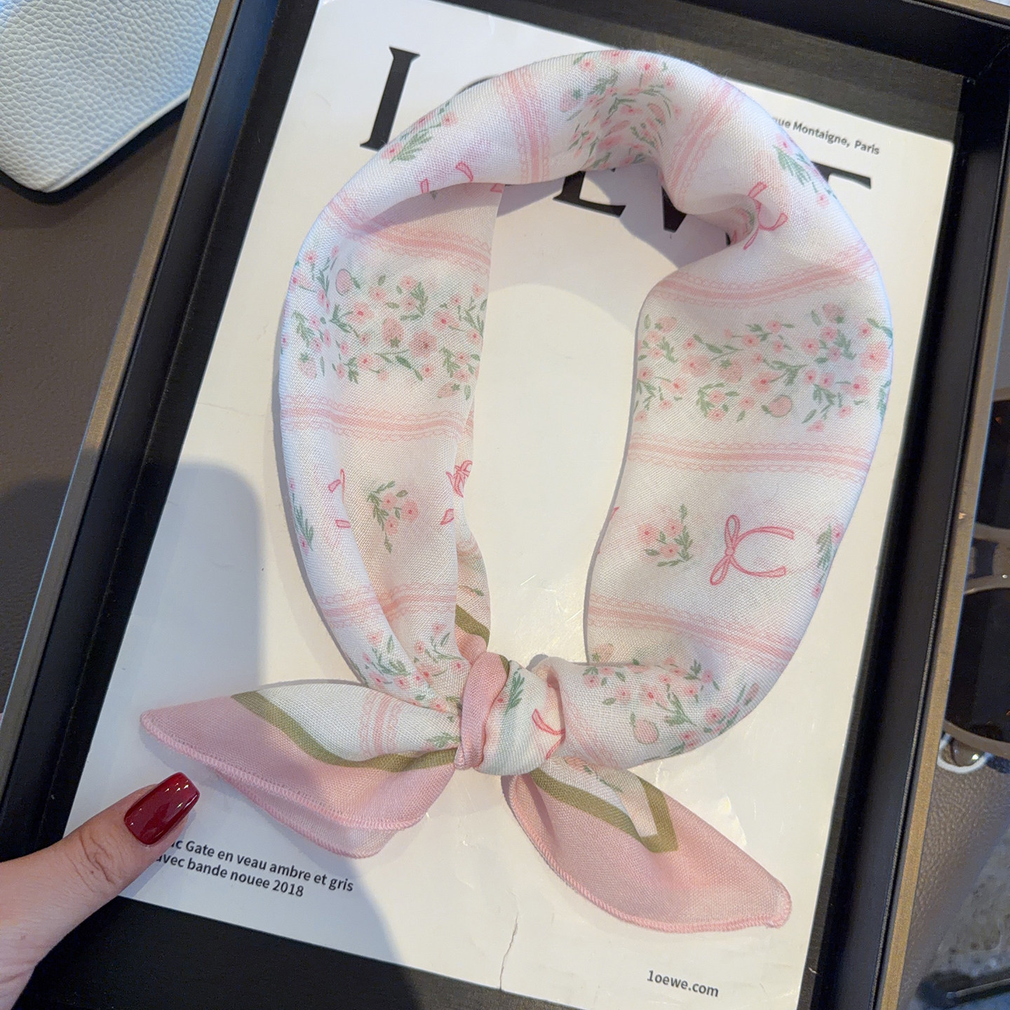 甜心粉蝴蝶结丝巾女复古碎花小方巾时尚百包头巾护颈装饰领巾春夏