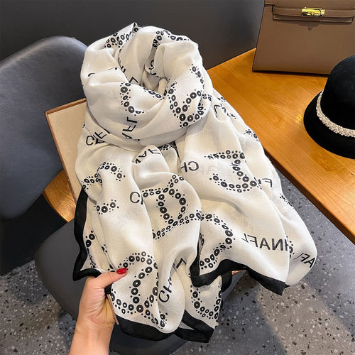 精致小香风棉麻围巾女韩系氛围感百搭春秋薄款防晒护颈旅游披肩潮