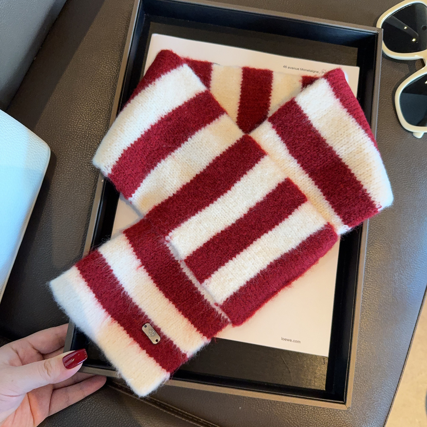 韩系显白撞色条纹带金属标羊毛混纺针织围巾女时尚百搭交叉小围脖,服饰配件/皮带/帽子/围巾,围巾/丝巾/披肩,淘宝优惠券,粉丝福利购,淘宝优惠卷