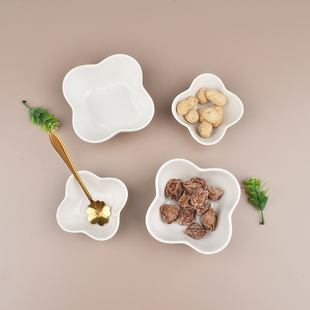 陶瓷纯白色四叶草烘焙模具花形小碗火锅酱料碟调味碟酱油碟小吃碟