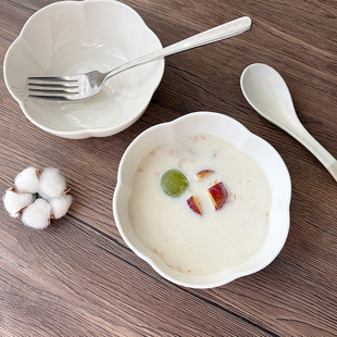 德化简约白色花瓣陶瓷碗家用高颜值米饭碗甜品酸奶碗冰淇淋花边碗