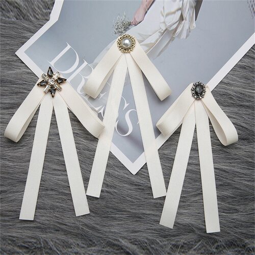 学院风衬衫蝴蝶结装饰