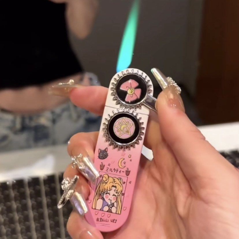 COOL/绿焰创意齿轮摇臂库洛米KT猫美少女防风可爱卡通充气打火机
