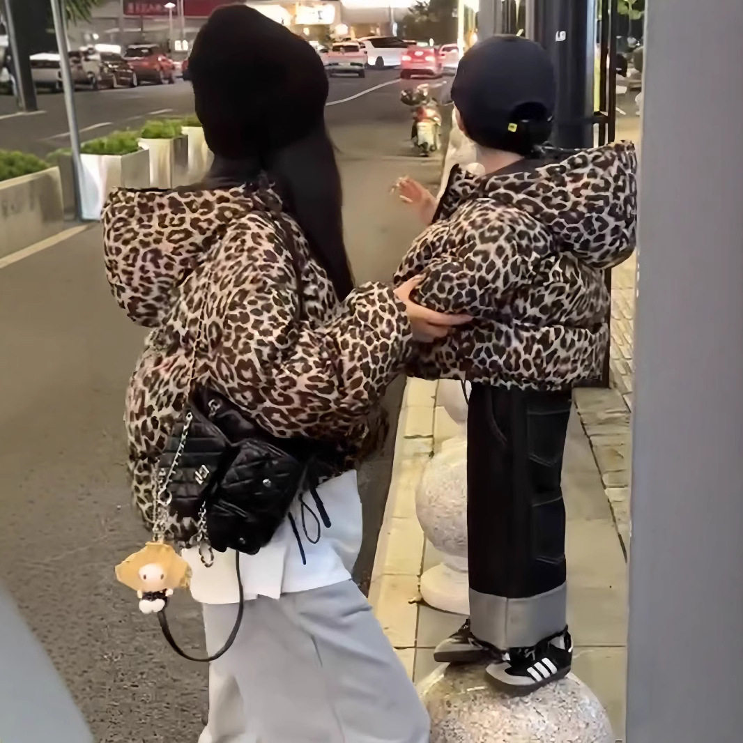 2024新款亲子装豹纹印花连帽夹克棉服外套气质保暖双面穿女童装