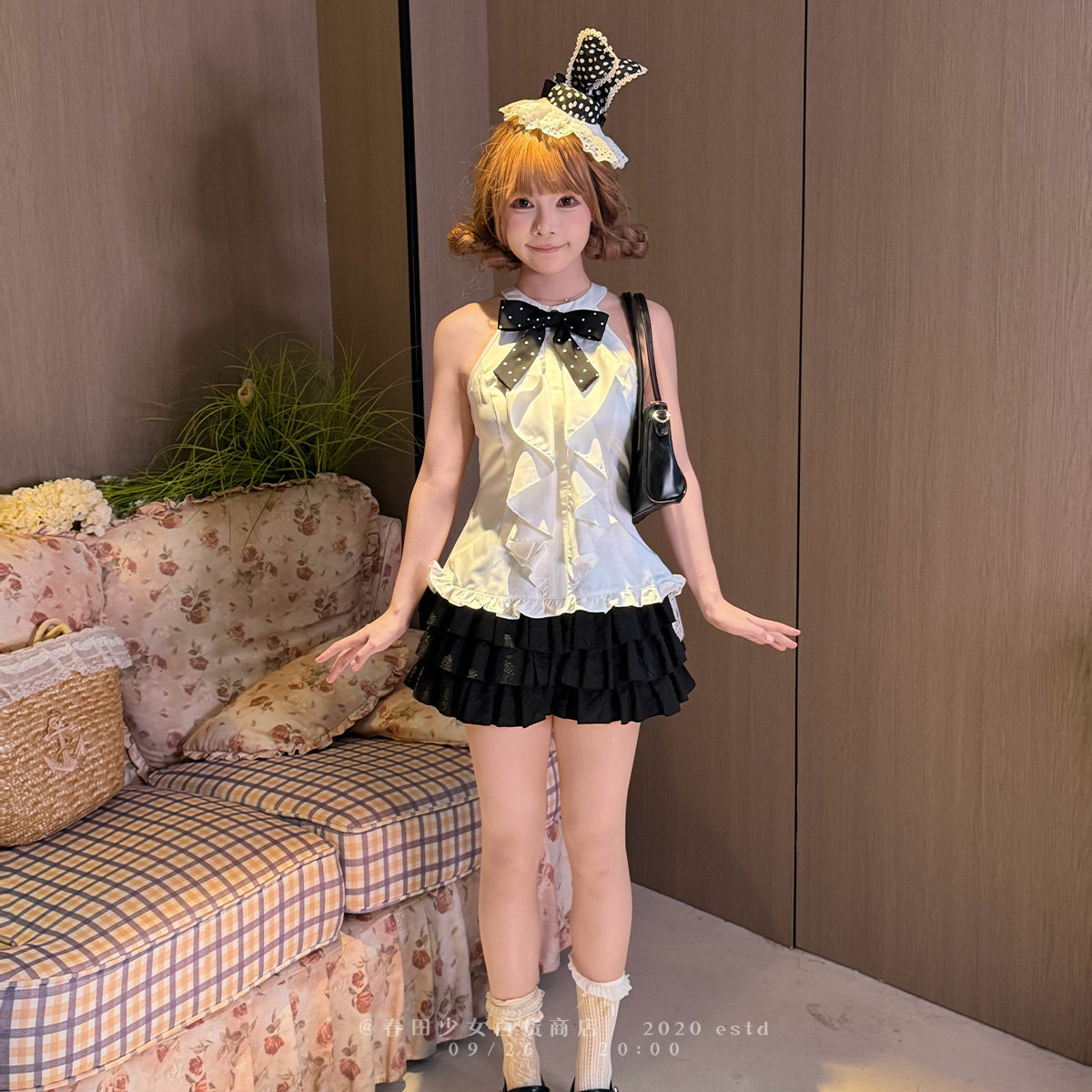 春田少女牛角包大王月白珍珠收腰无袖蝴蝶结白色上衣短裙套装