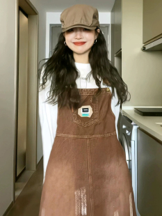 日系设计感口袋复古棕色牛仔背带连衣裙女宽松港味夏季中长款裙子