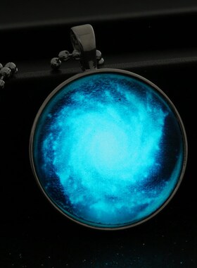 Hot Fashion Noctilucent Galaxy Nebula Universe Pendant Neckl