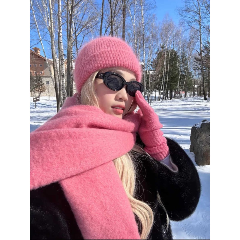 意大利BV雪地粉色帽子围巾手套