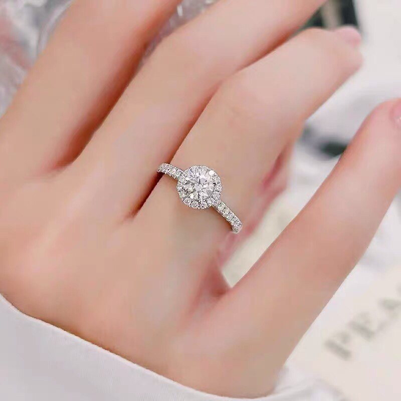 立大福正品莫桑石钻戒女