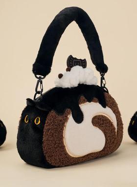 设绘人SOFDOLL憨憨喵猫卷包可爱瑞士卷毛绒包玩偶包猫咪斜跨包