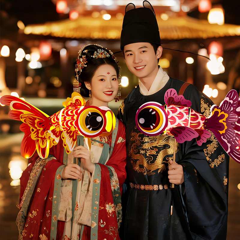 结婚拍照道具手持剪纸金鱼灯笼