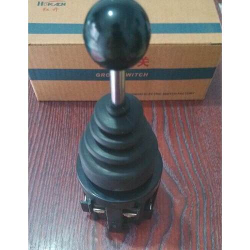 30MM红开HKB-4022十字主令开关四向自锁摇杆开关8个接线柱 保持式