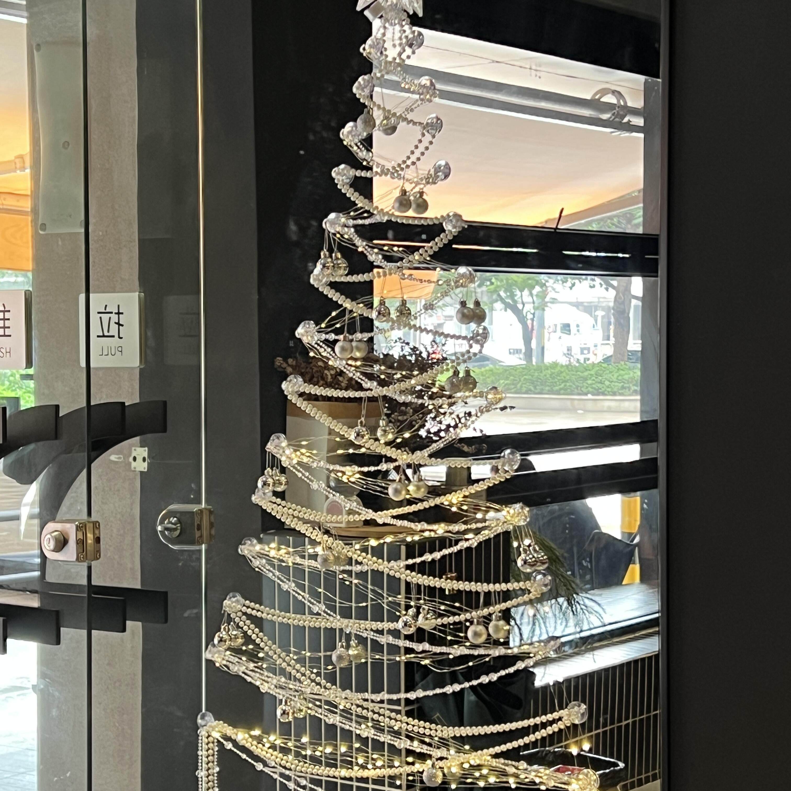 【圣诞树点亮～】DIY圣诞树店铺门商店玻璃门装饰圣诞节场景布置