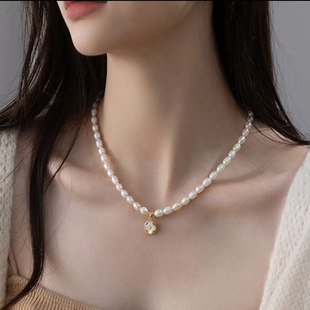 天然淡水珍珠项链女高级感大牌吊坠轻奢气质时尚锁骨链精致毛衣链