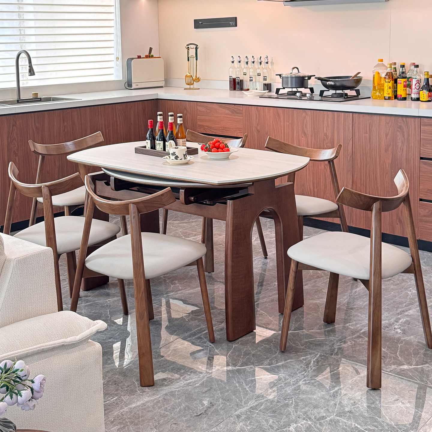 可伸缩岩板餐桌家用折叠现代简约轻奢小户型实木餐桌可变圆桌