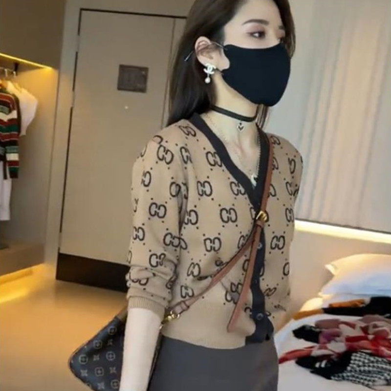 2023秋冬新款驼色羊毛针织开衫外套女时尚外搭提花宽松显瘦毛衣潮