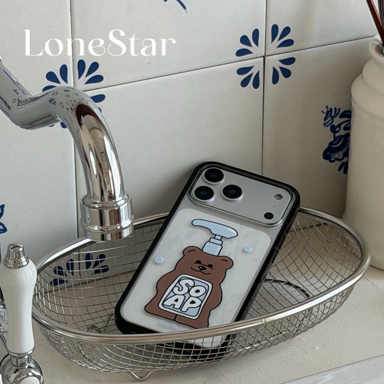 LoneStar原创小熊沐浴露可爱小众百搭透明亚克力印花软壳适用苹果17promax全包大孔手机壳