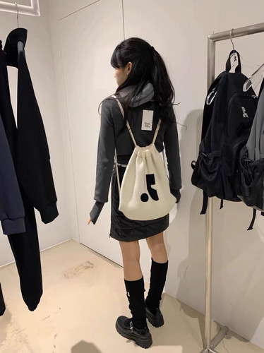 针织抽绳束口袋双肩包轻便大容量