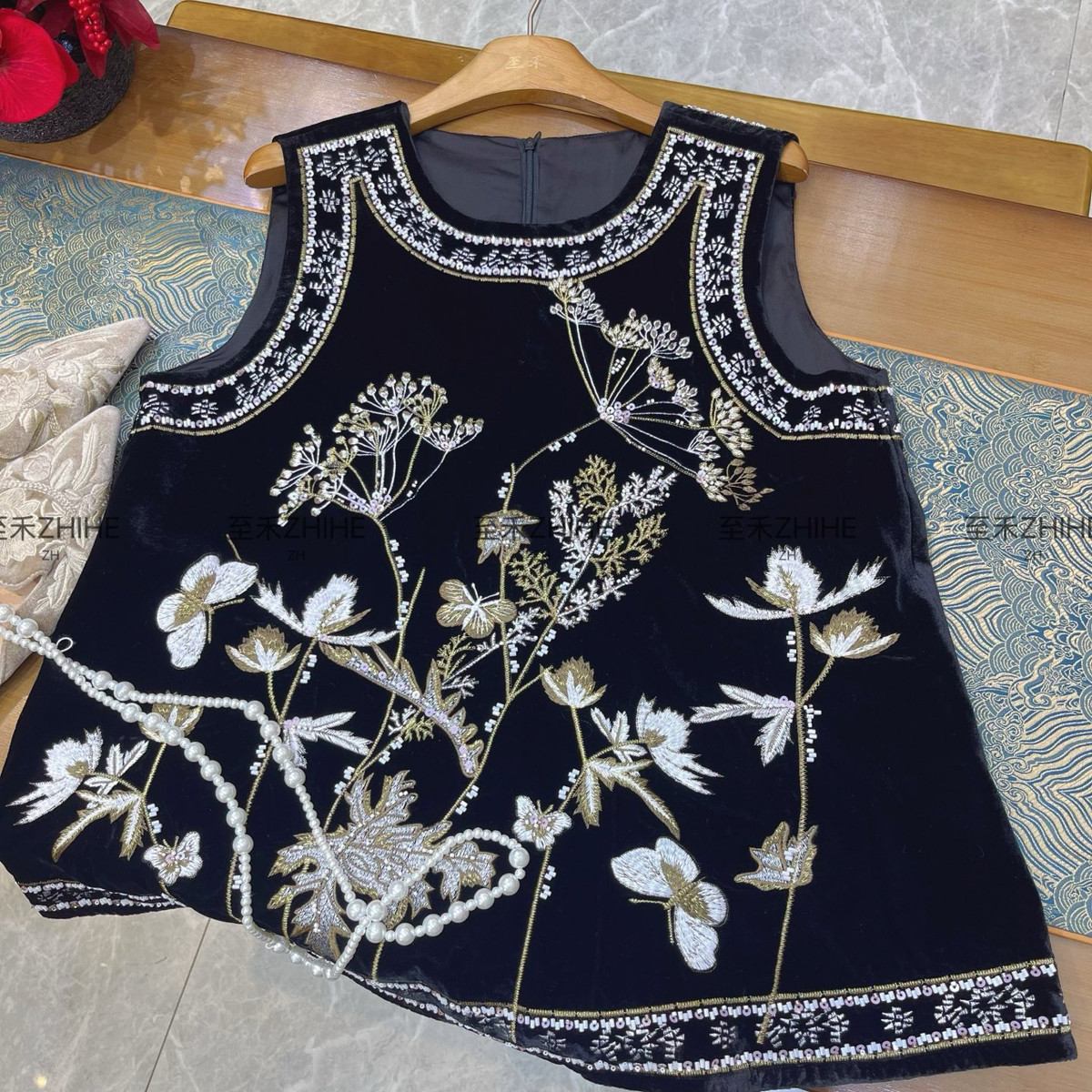 米米设计上新极简大牌老钱新中式真丝丝绒重工钉珠马甲YS4-t083,女装/女士精品,马夹,淘宝优惠券,粉丝福利购,淘宝优惠卷