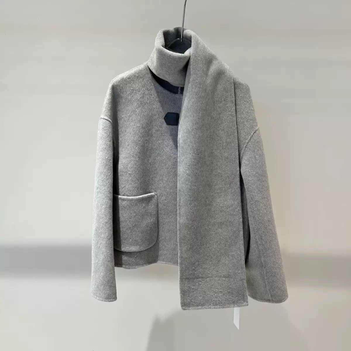 米米呢绵羊毛短外套羊毛外套(配围巾)(含100绵羊毛)QF23-0956