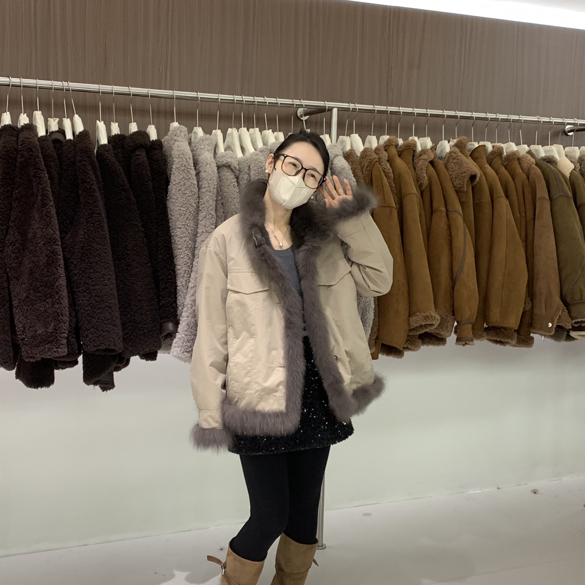 米米店款兔毛两面穿时尚洋气保暖皮毛一体外套（含100狐狸毛）L15