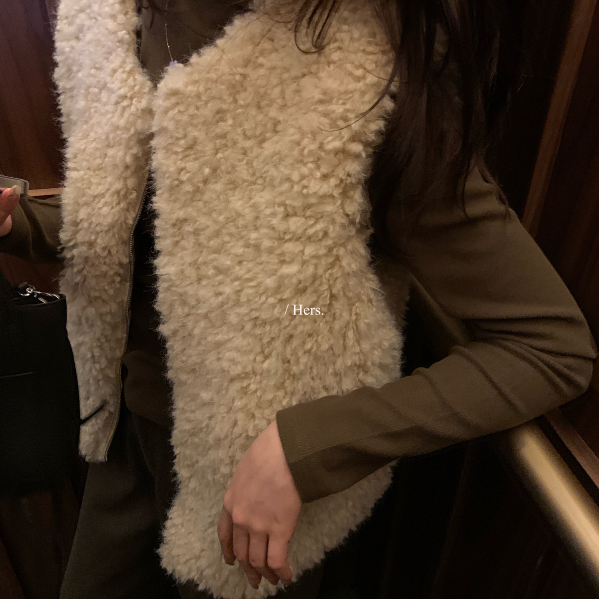 米米冬上新简约复古气质日常调性毛毛马甲92644#