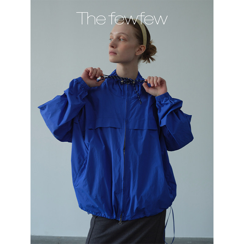The fewfew 户外运动感时髦轻薄尼龙宽松廓形撞色抽绳夹克外套