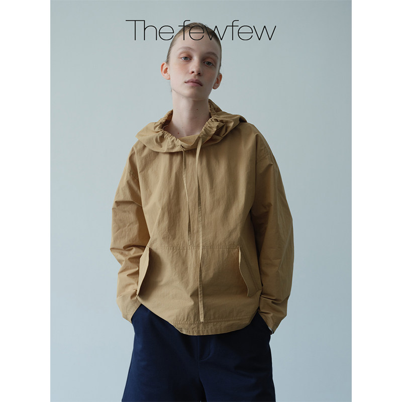 The fewfew 棉质磨砂感立体廓形剪裁宽松立领连帽套头衬衫上衣图片