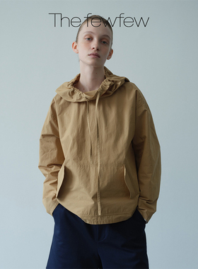 The fewfew 棉质磨砂感立体廓形剪裁宽松立领连帽套头衬衫上衣