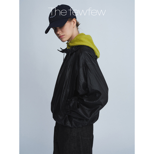 The 进口尼龙面料金属肌理感立体花苞剪裁廓形连帽外套 fewfew