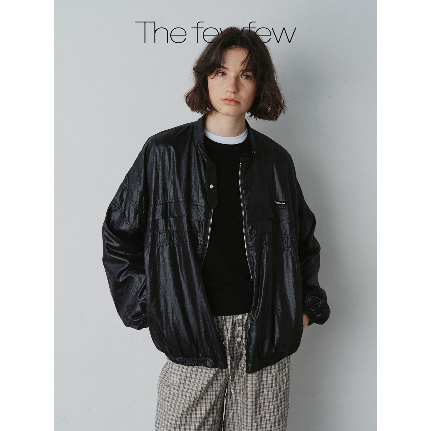 The fewfew 进口尼龙面料金属肌理感落肩宽松休闲立领外套夹克图片