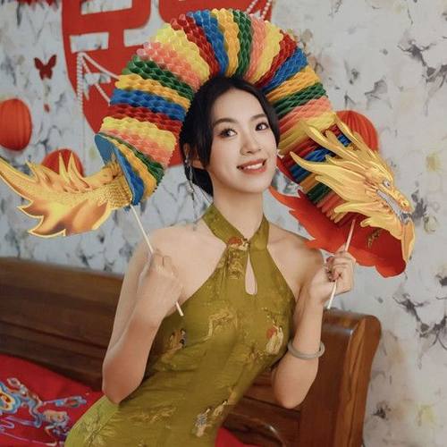 小红书同款结婚剪纸舞龙新娘拍照道具婚礼拉花晨袍接亲游戏伴娘团