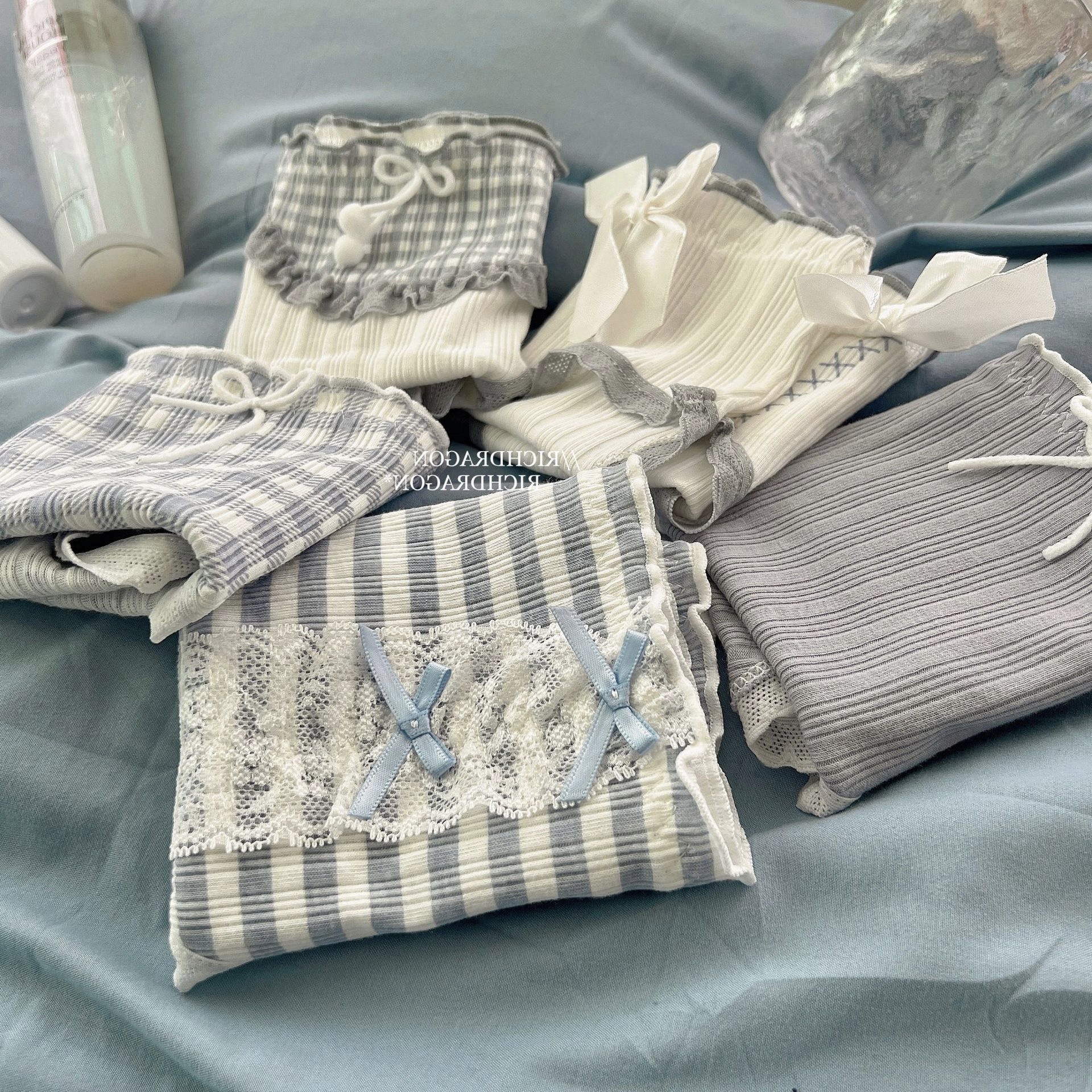 日系洛丽塔纯欲内裤甜美蕾丝纯棉白条纹女士包臀中腰三角裤