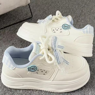 加绒厚底小白鞋女款2025新款爆款面包鞋百搭时尚学生休闲运动板鞋