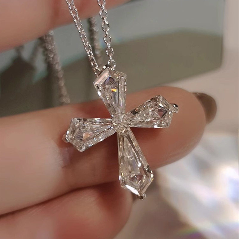 Luxury Super Flash Cross Collarbone Necklace Women's