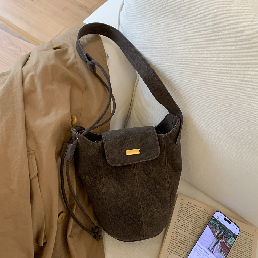 复古高级感小众设计拼接水桶包女