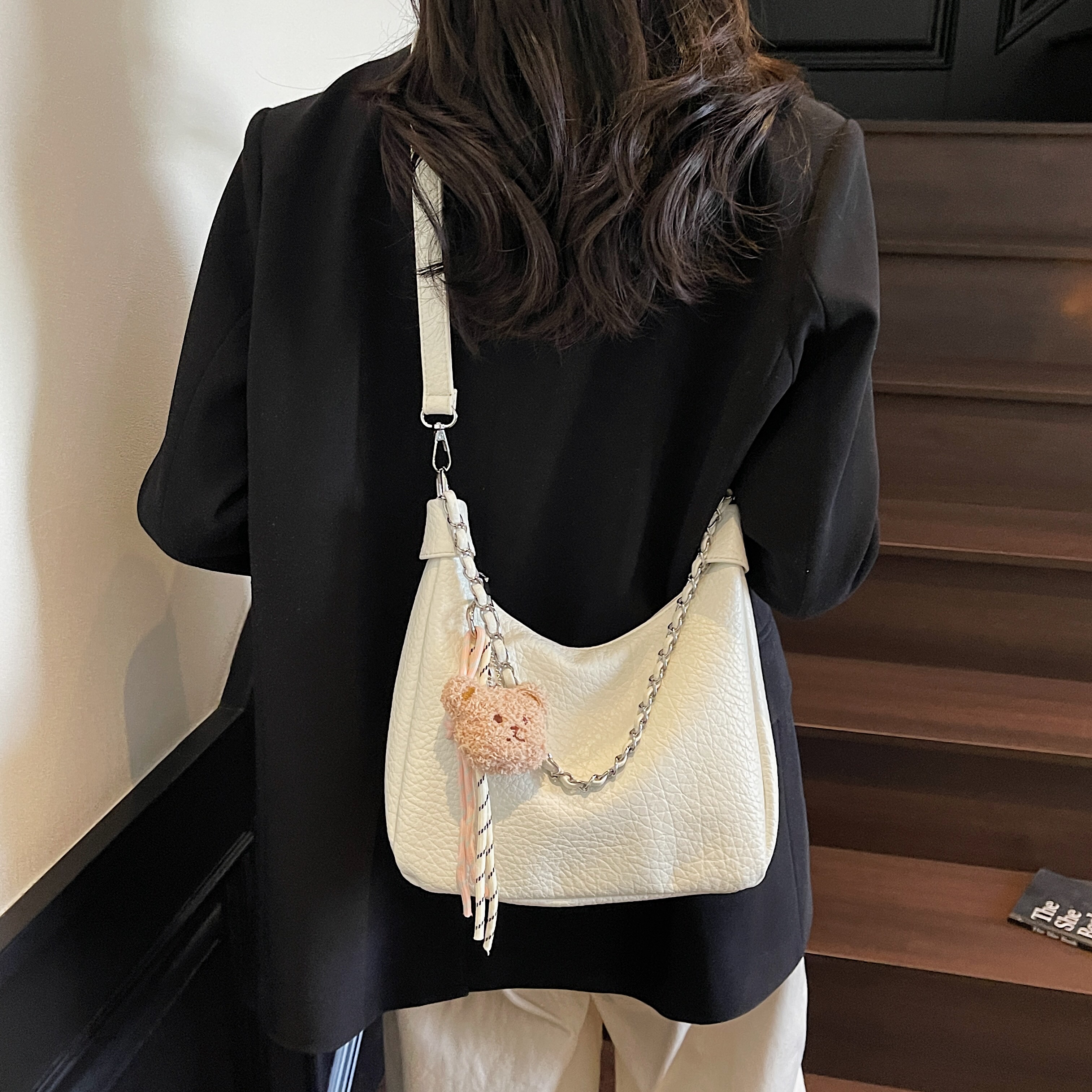 高级感洋气质感斜挎包女大容量2025新款休闲百搭通勤单肩托特包