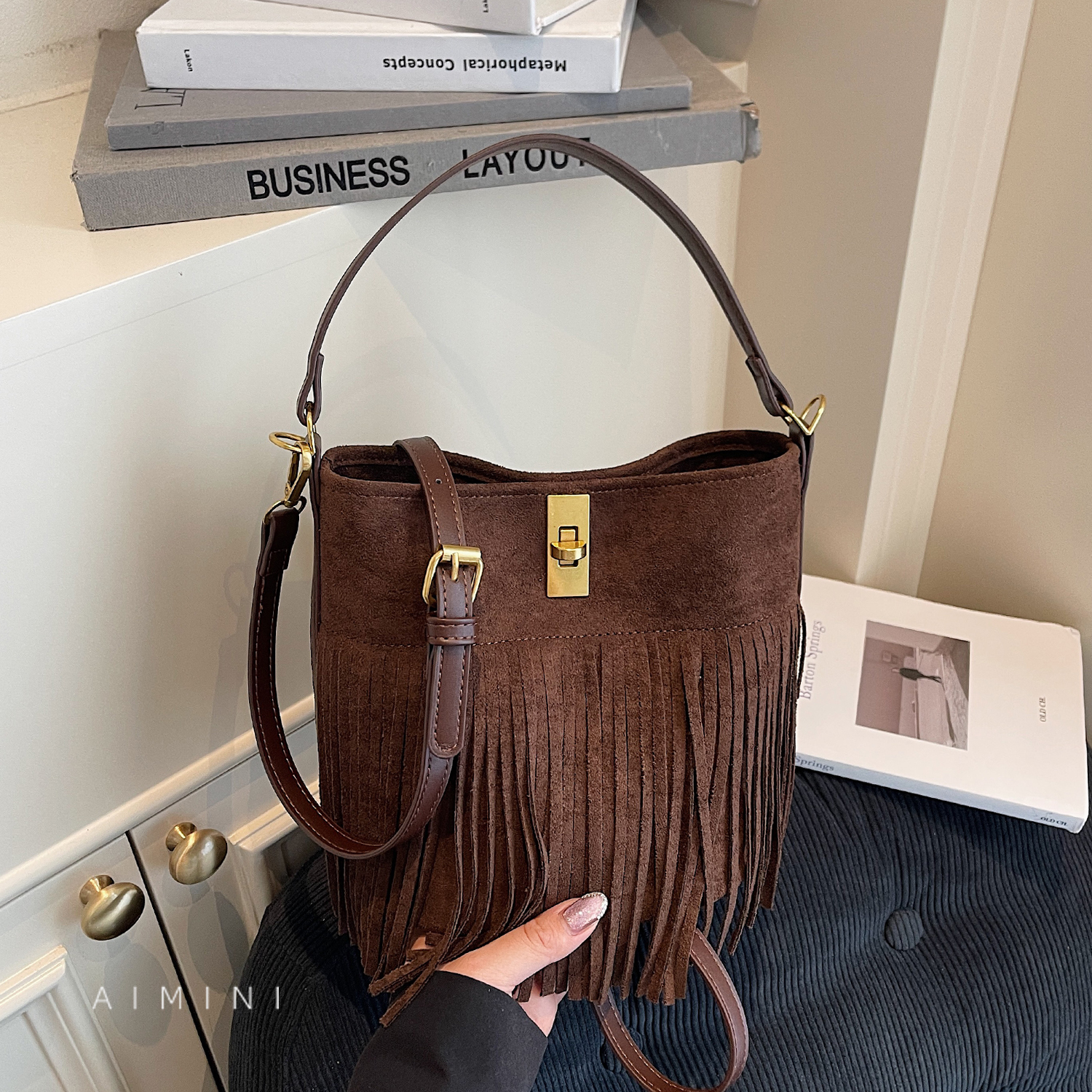 高级感小众流苏水桶包女斜挎包