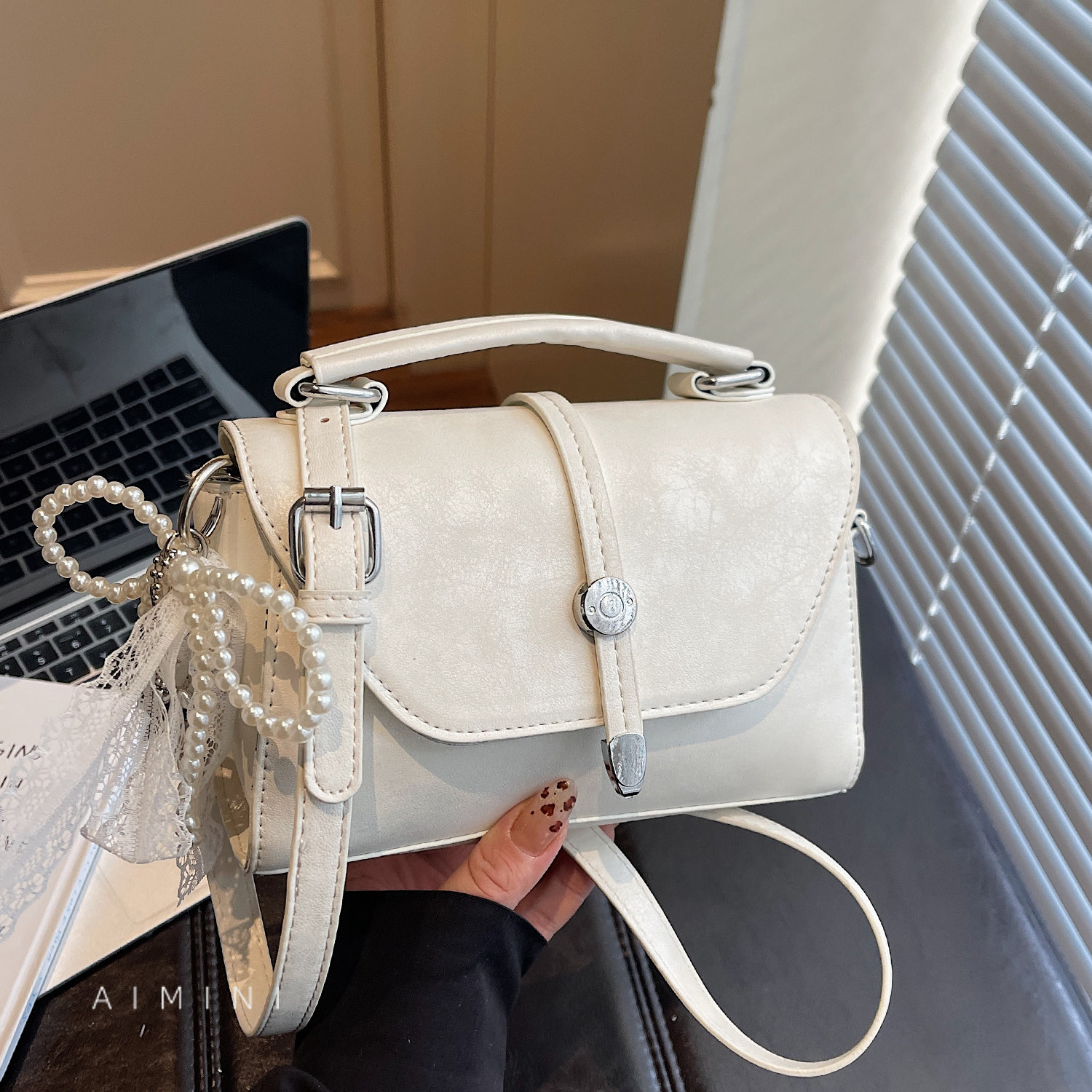 高级感洋气小方包女手提小包2026春季新款时尚百搭日常通勤斜挎包