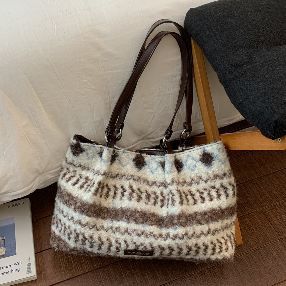 冬季毛绒托特包女大容量2025新款时尚百搭日常上班通勤单肩手提包