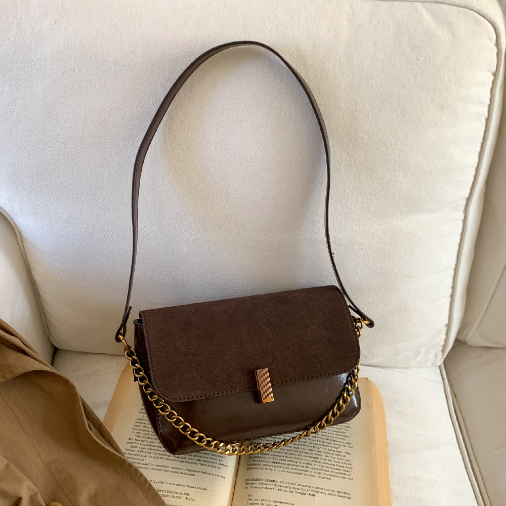 高级感复古斜挎包女小包2025秋冬新款时尚百搭休闲日常通勤小方包