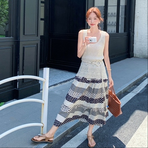 韩系气质镂空针织背心两件套女2025夏季慵懒风印花吊带裙淡人套装图片