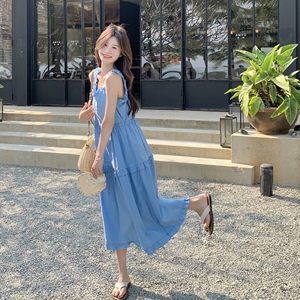 海边度假风木耳边蓝色背心连衣裙女夏2025新超好看款独特漂亮长裙图片