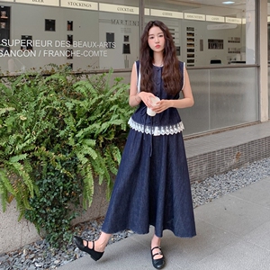 深蓝色甜美气质牛仔套装裙女夏新款轻薄蕾丝拼接背心半身裙两件套图片