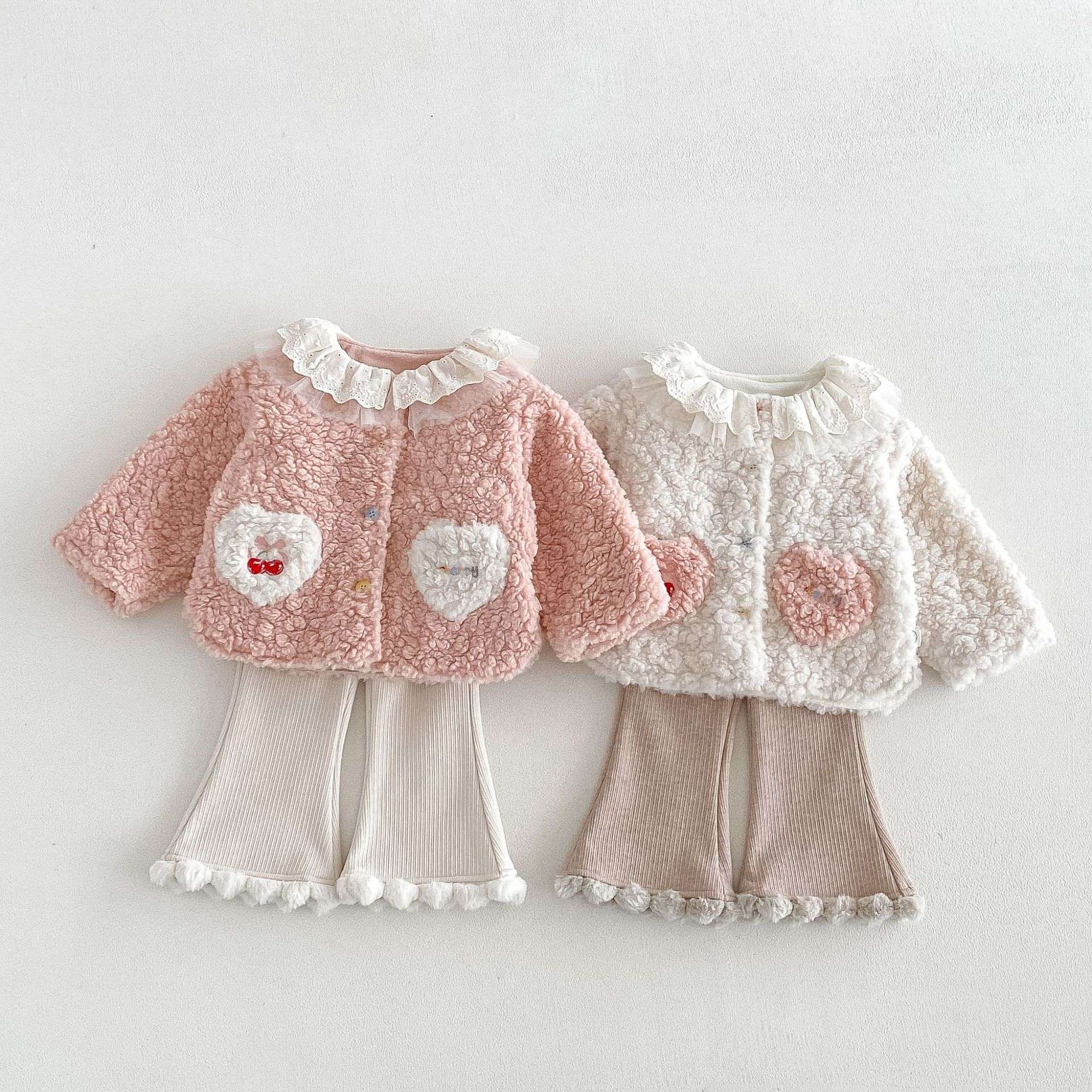女童冬季加绒可爱花边领刺绣爱心