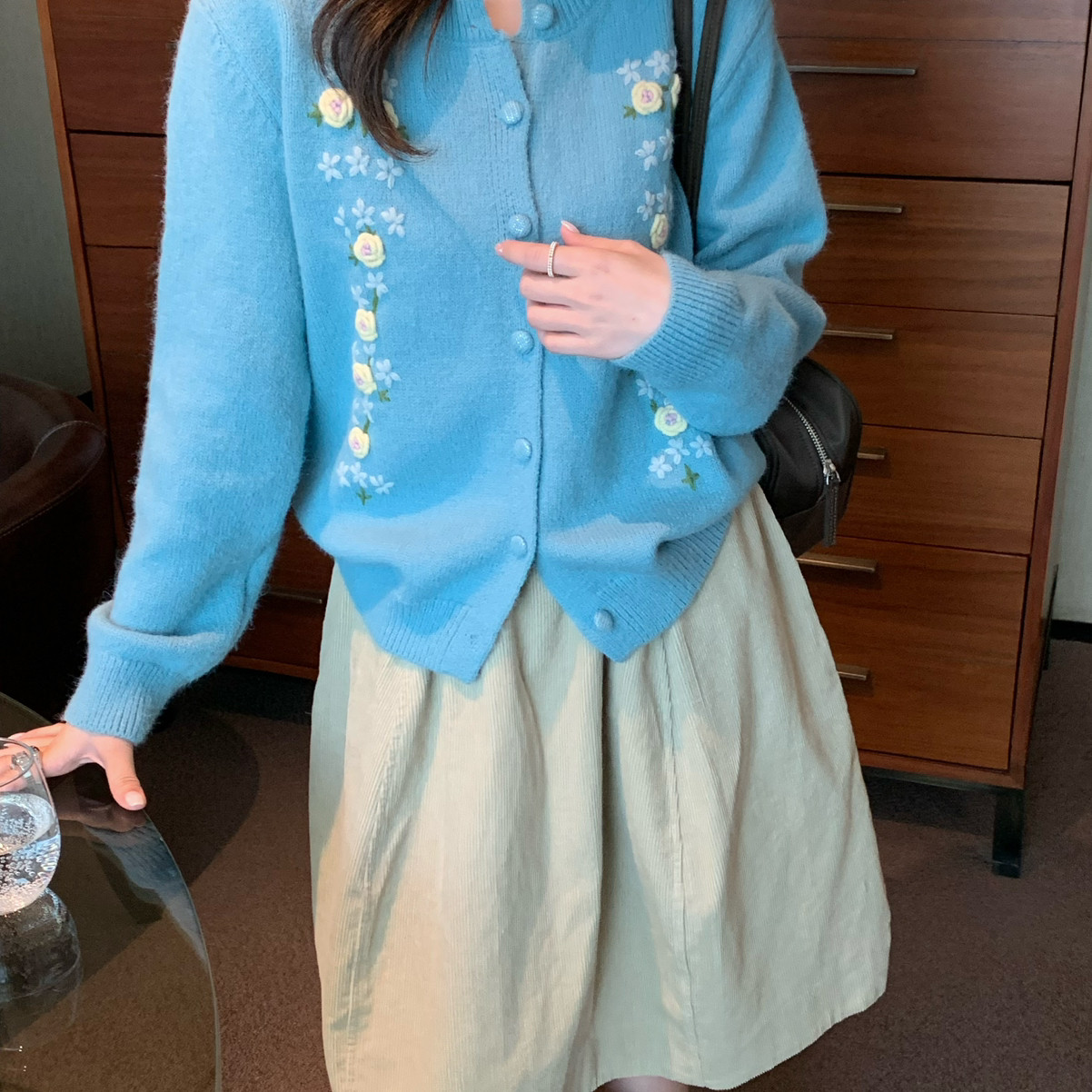 SUSAN-温柔到骨子里韩系早秋重工立体花朵刺绣软糯温柔毛衣6175s