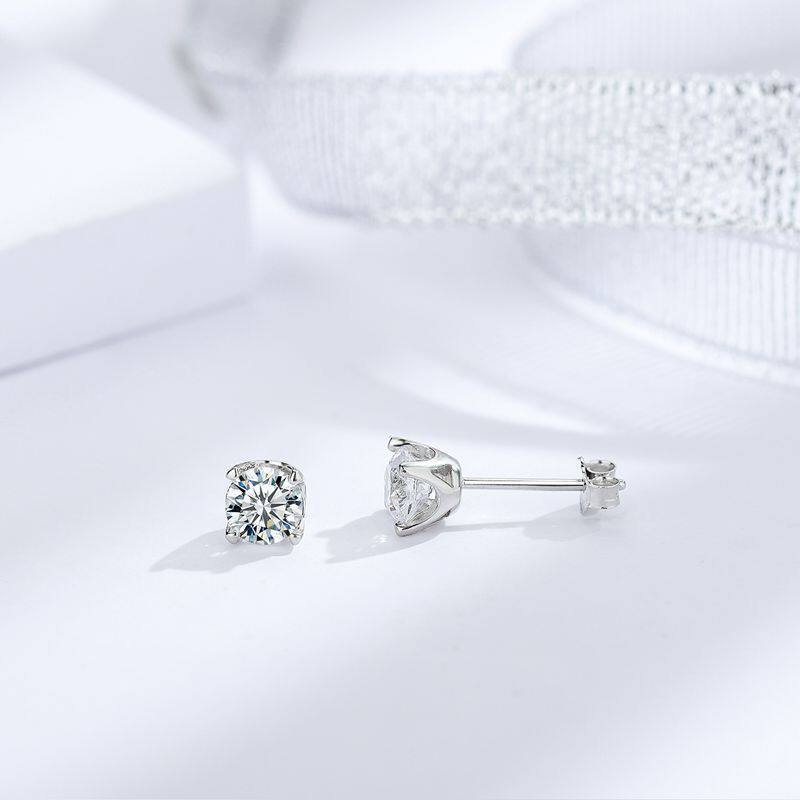 925银经典四爪耳钉18k金单钻耳环爱心雪花50分仿真钻耳饰