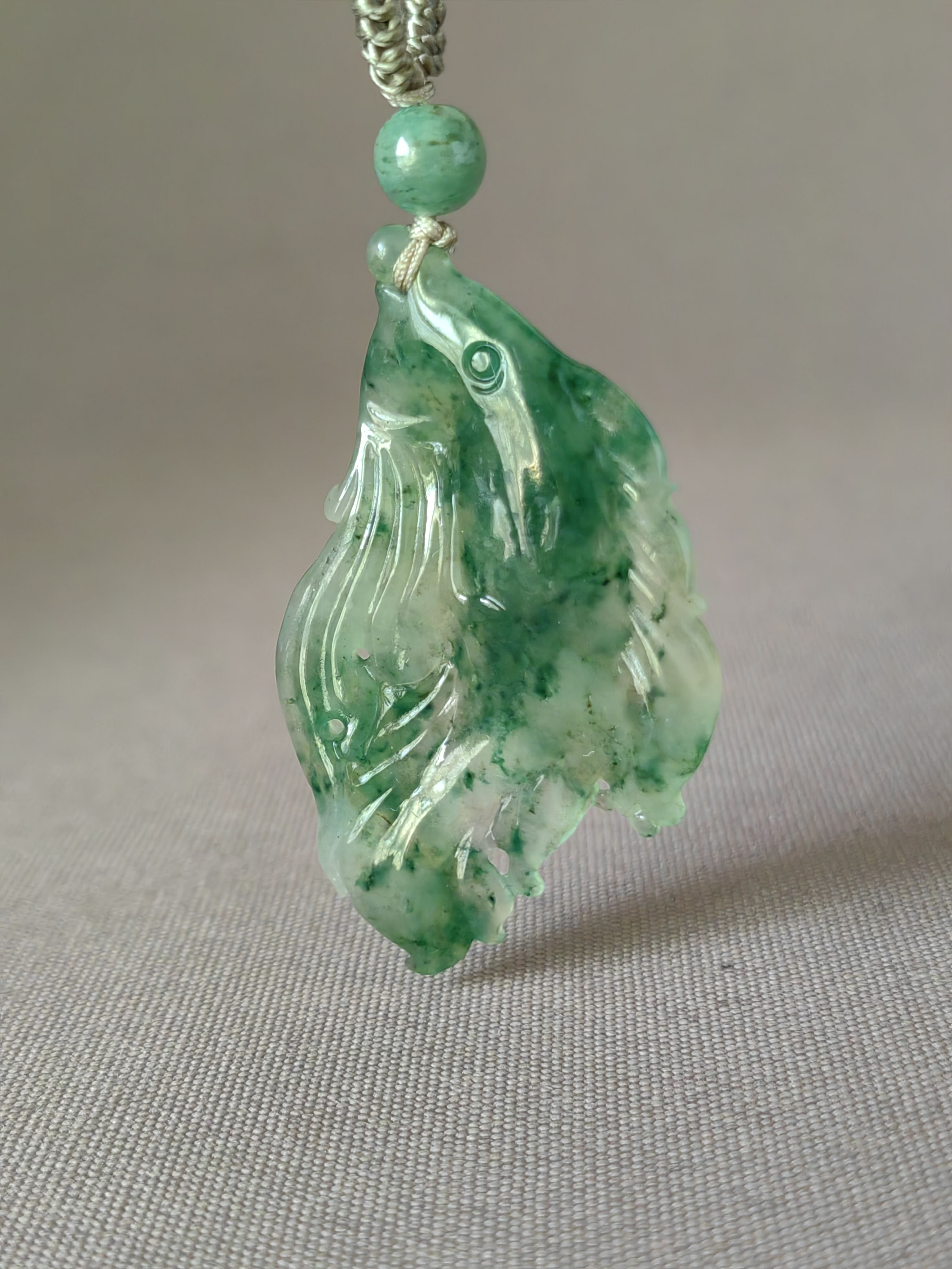 独山玉收藏级标本级冰底老天蓝料连年有余佩，冰冰润润，色翠色美