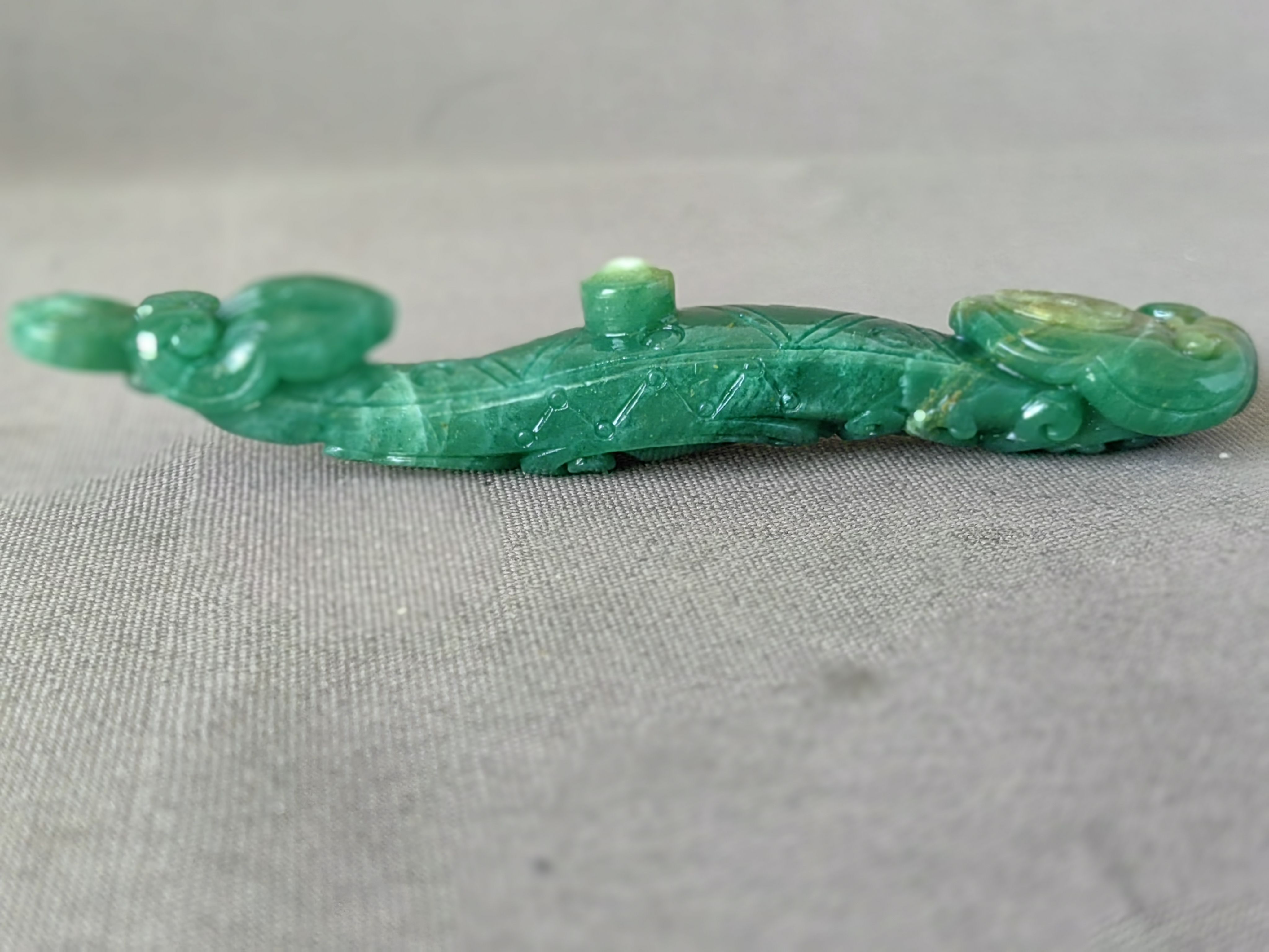 独山玉老天蓝俏雕如意把件，温润细腻，工艺精致，古朴典雅